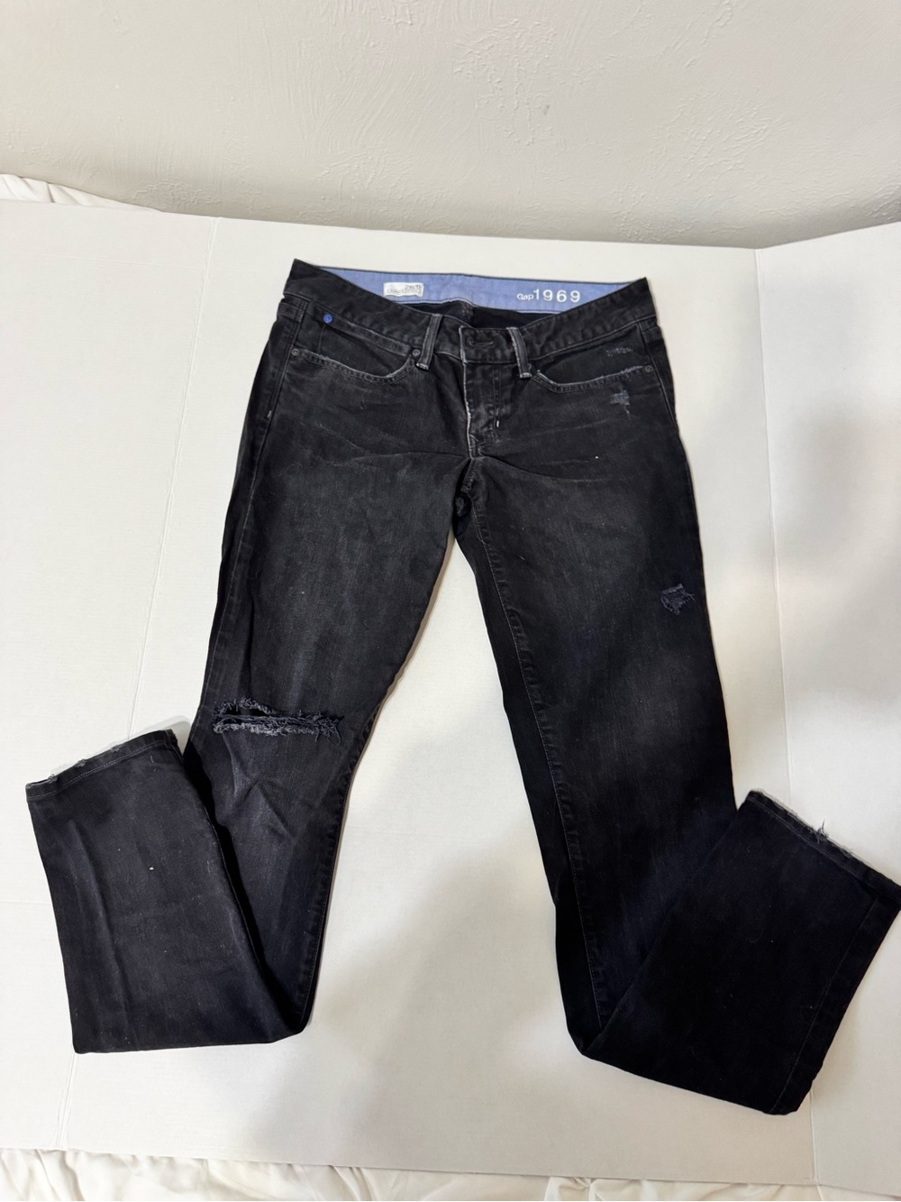 GAP Men's Black Slim Distressed Jeans